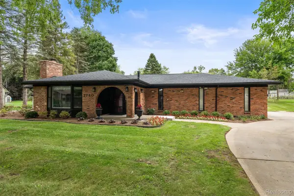 2780 Candlewick Drive, LakeOrion, MI 48359
