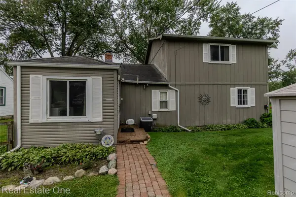 9393 Boncrest Street, CommerceTwp, MI 48382