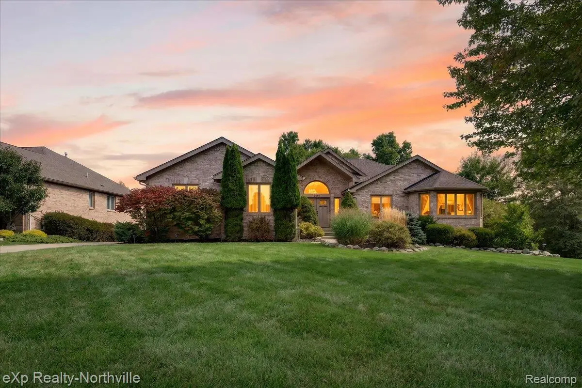 2016 Reagan Drive, Rochester Hills, MI 48309 - #1