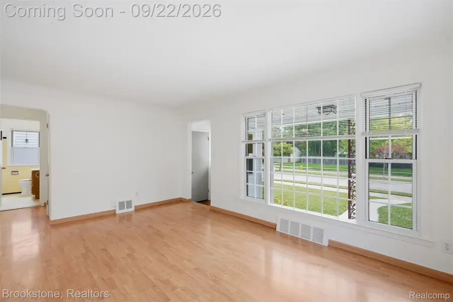 14085 Lincoln Street, Oak Park, MI 48237 - #2