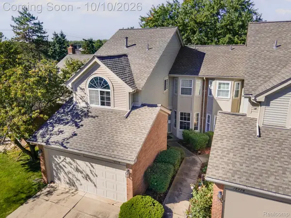 18778 Hilltop Circle #112, Riverview, MI 48193