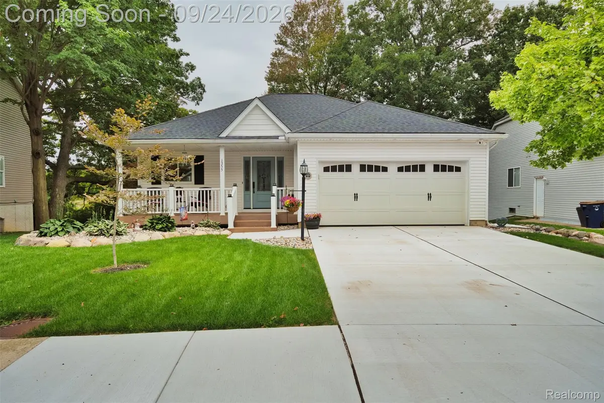 1355 Sherwood Forest Court, Waterford, MI 48327 - #1