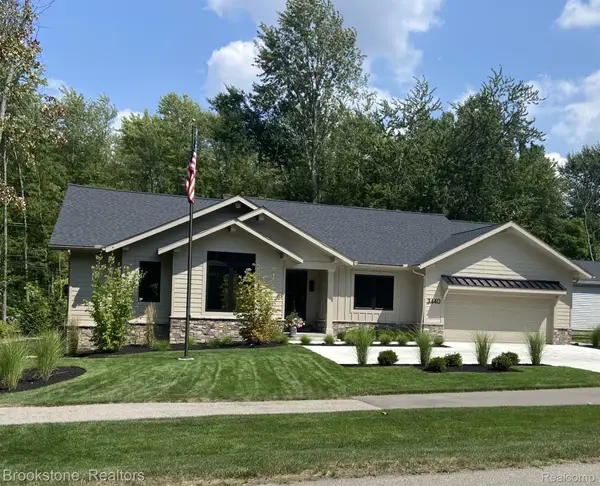 3440 N Squirrel Road, AuburnHills, MI 48326