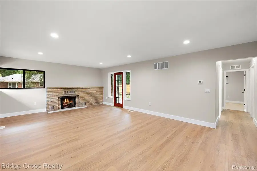 25240 Muerland Road, Southfield, MI 48033 - #3