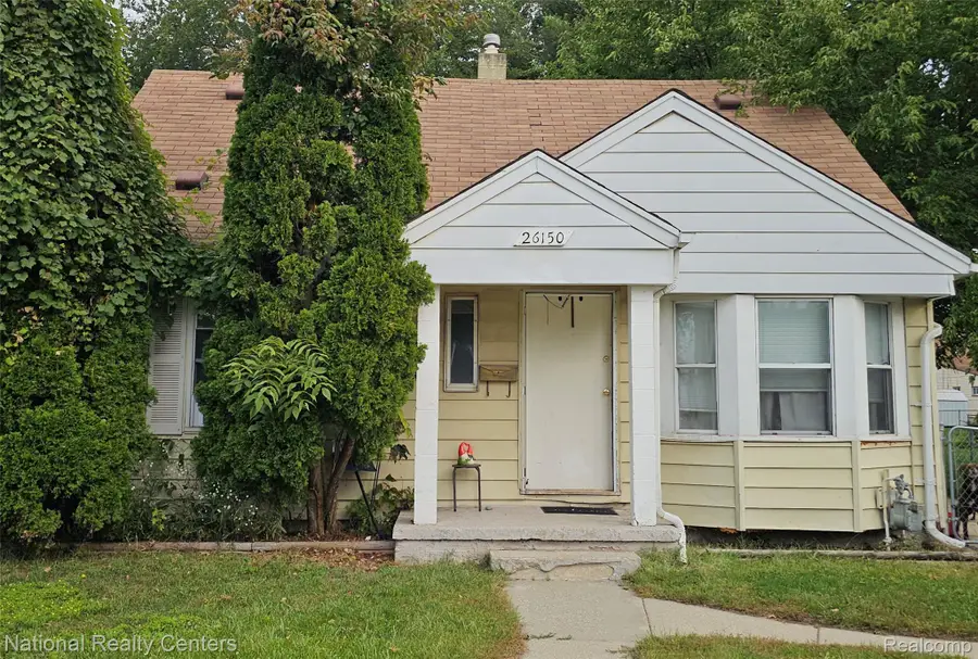 26150 Hanover Street, Dearborn Heights, MI 48125 - #2