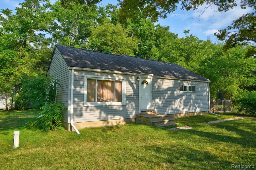 4080 N Jennings Road, Flint, MI 48504 - #2
