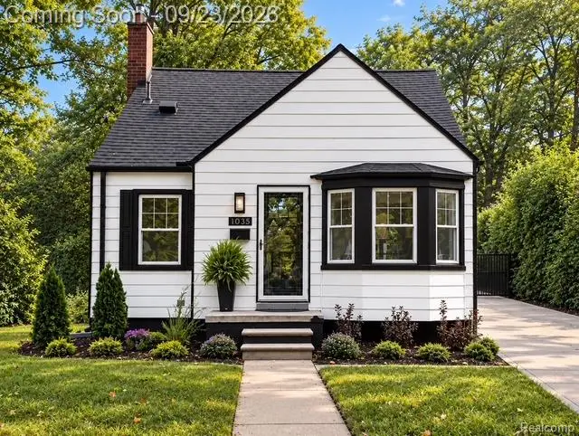 1035 N Vermont Avenue, Royal Oak, MI 48067 - #1