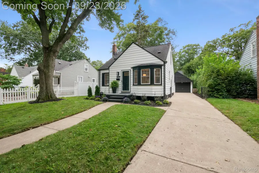 1035 N Vermont Avenue, Royal Oak, MI 48067 - #2