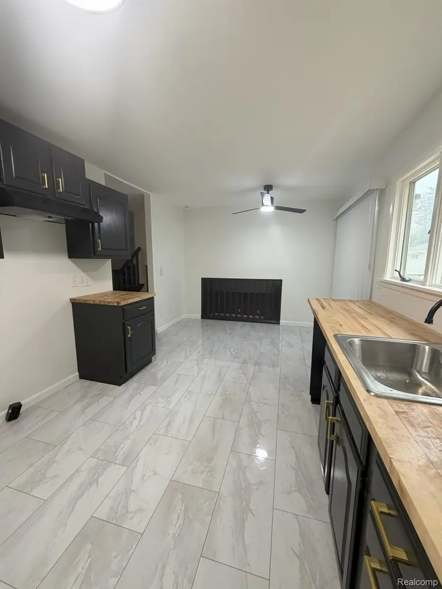 5348 Winshall Drive, Swartz Creek, MI 48473 - #3