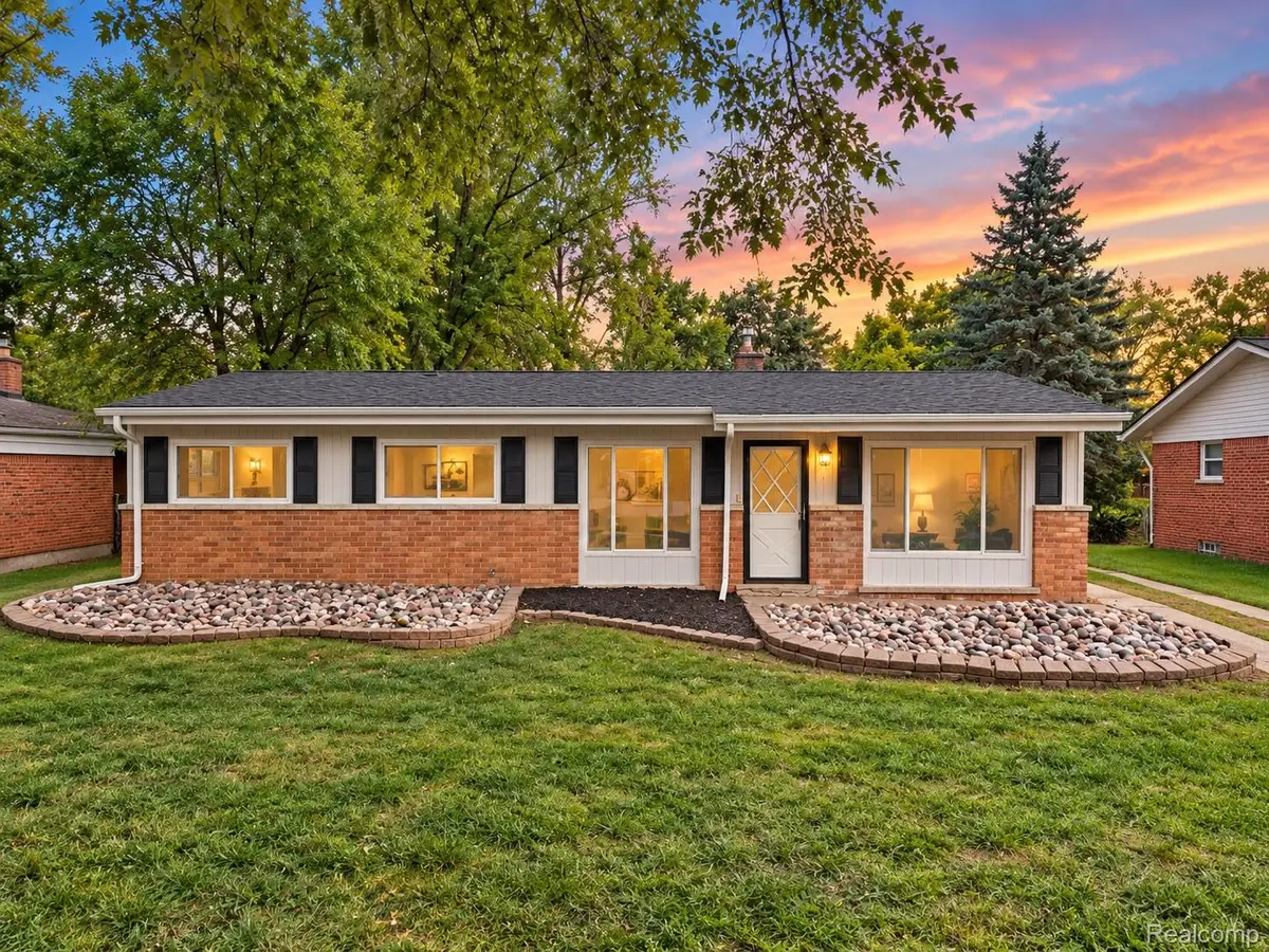8961 Clinton River Road, Sterling Heights, MI 48314 - #1