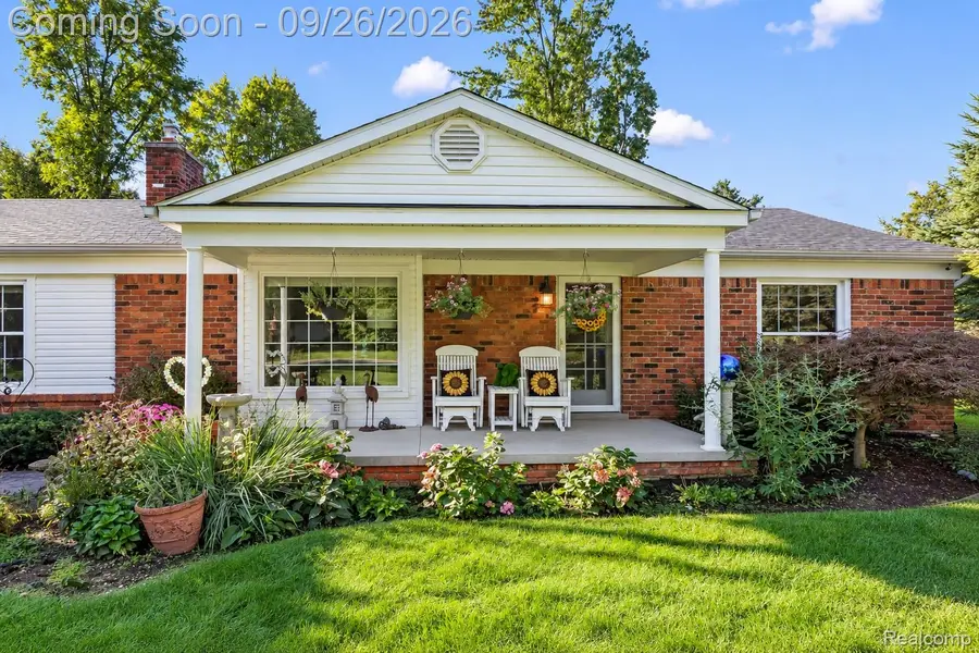 411 Maplehill Road, Rochester Hills, MI 48306 - #2