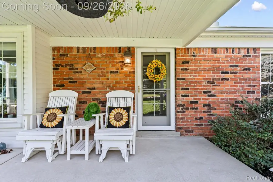 411 Maplehill Road, Rochester Hills, MI 48306 - #3