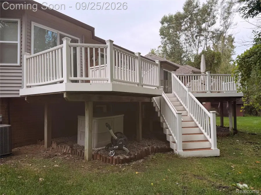 29912 Trailwood Drive, Warren, MI 48092 - #2