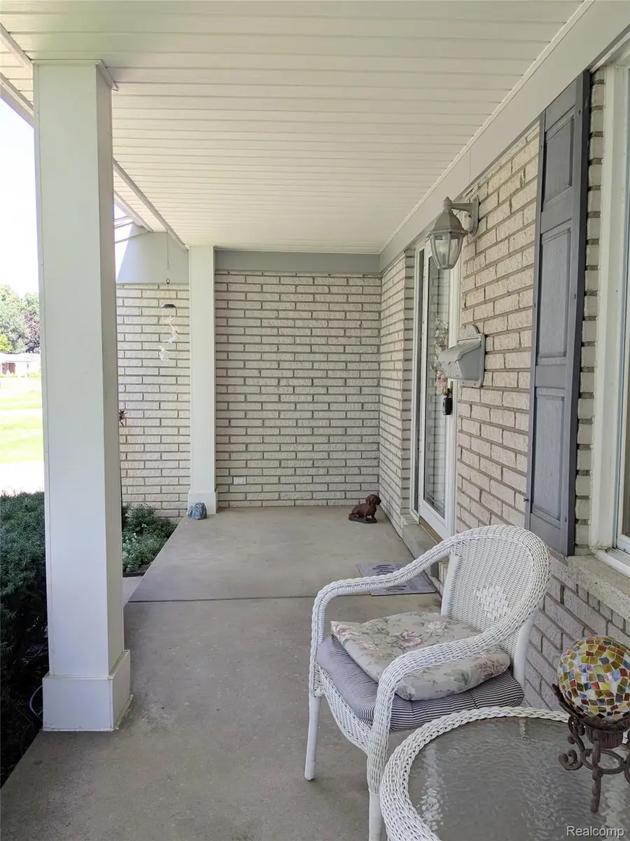 45860 Keding Street, Utica, MI 48317 - #2