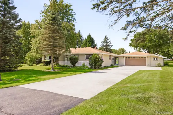 5276 S Hillcrest Drive, NorthStreet, MI 48049