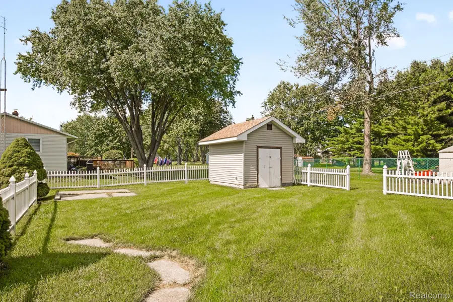 5276 S Hillcrest Drive, Clyde, MI 48049 - #3