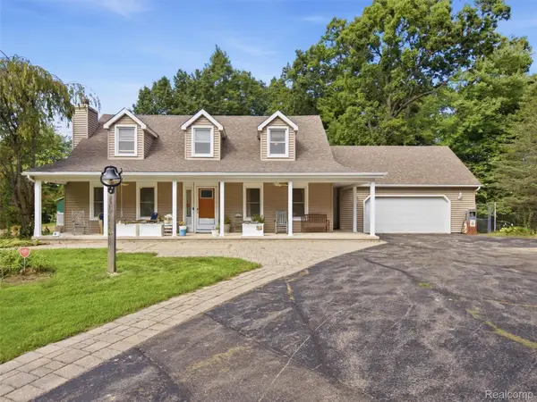 6501 Manchester Drive, WhiteLake, MI 48383