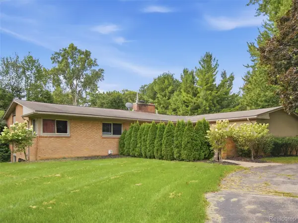4430 Queens Way, BloomfieldHills, MI 48304