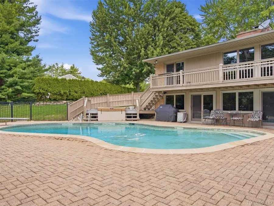 4430 Queens Way, Bloomfield, MI 48304 - #2