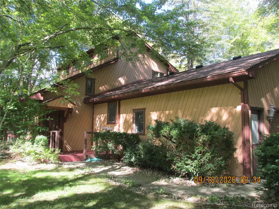 8505 Lindsey Road, Casco, MI 48064 - #2