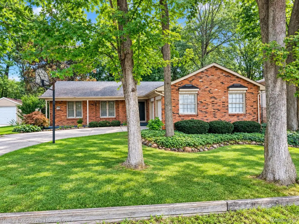 27161 Ponchartrain Street, Harrison Township, MI 48045 - #1