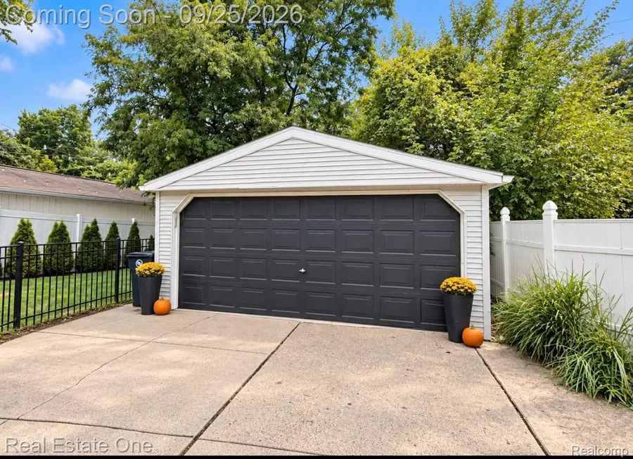 409 Gardenia Avenue, Royal Oak, MI 48067 - #3