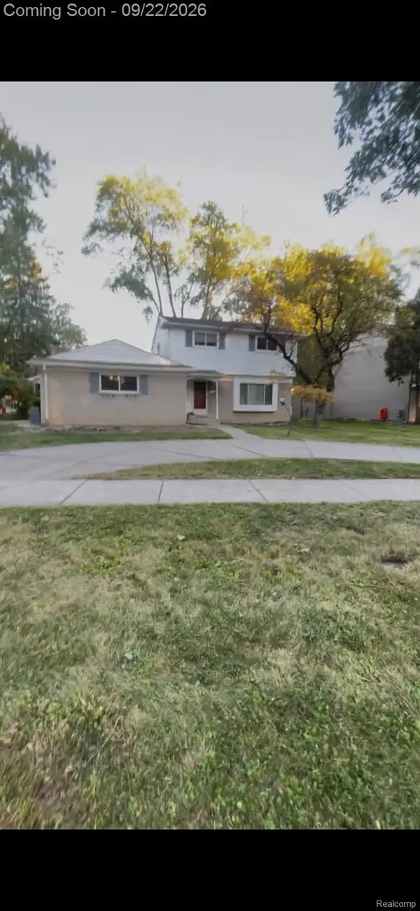 30050 Pleasant Trail, Southfield, MI 48076