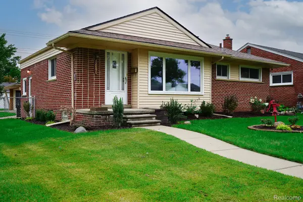12890 Hemingway, Redford, MI 48239