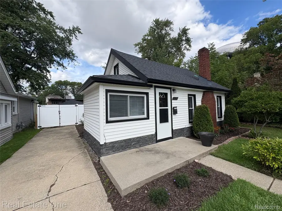 16228 Kirkshire Avenue, Beverly Hills, MI 48025 - #2
