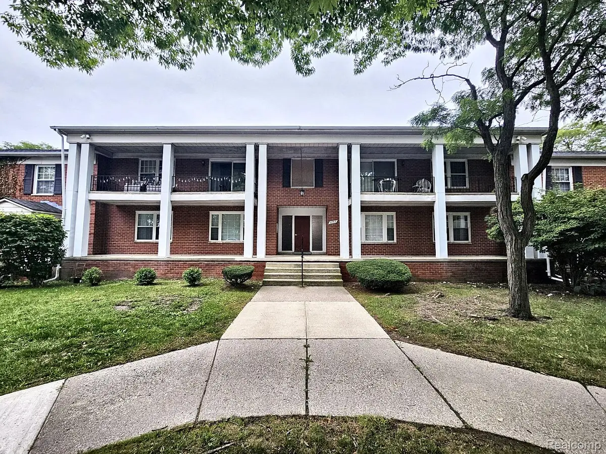 27718 W Echo Valley #216, Farmington Hills, MI 48334 - #1