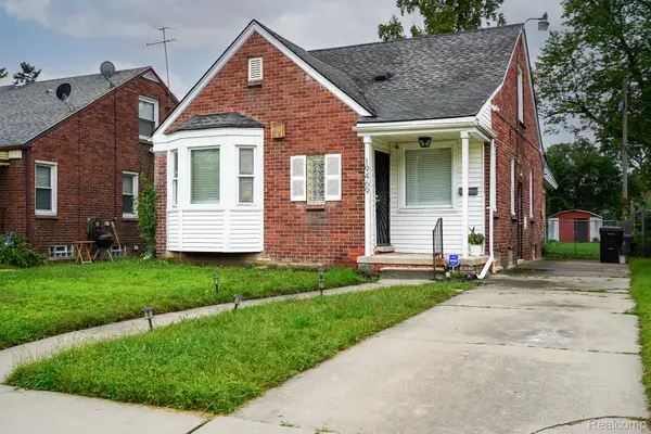 19469 Whitcomb Street, Detroit, MI 48235