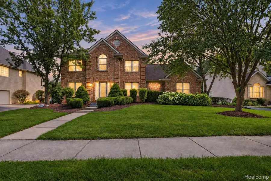 5681 Woodfield Parkway, Grand Blanc, MI 48439 - #2