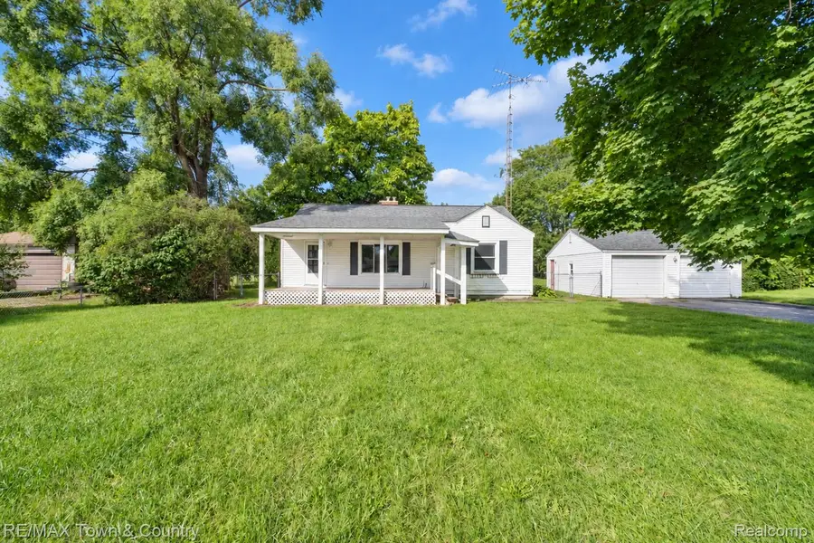 300 S Elms Road, Flushing, MI 48433 - #2
