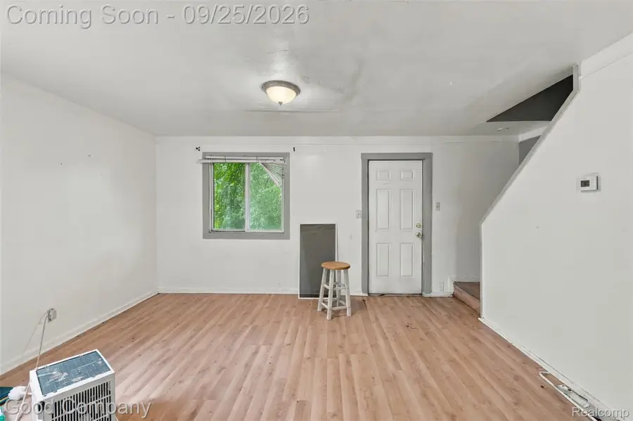 33129 Alberta Street, Westland, MI 48186 - #3