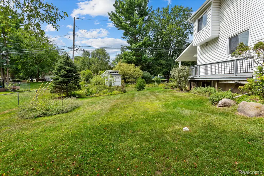 6552 Orion Road, Rochester Hills, MI 48306 - #2