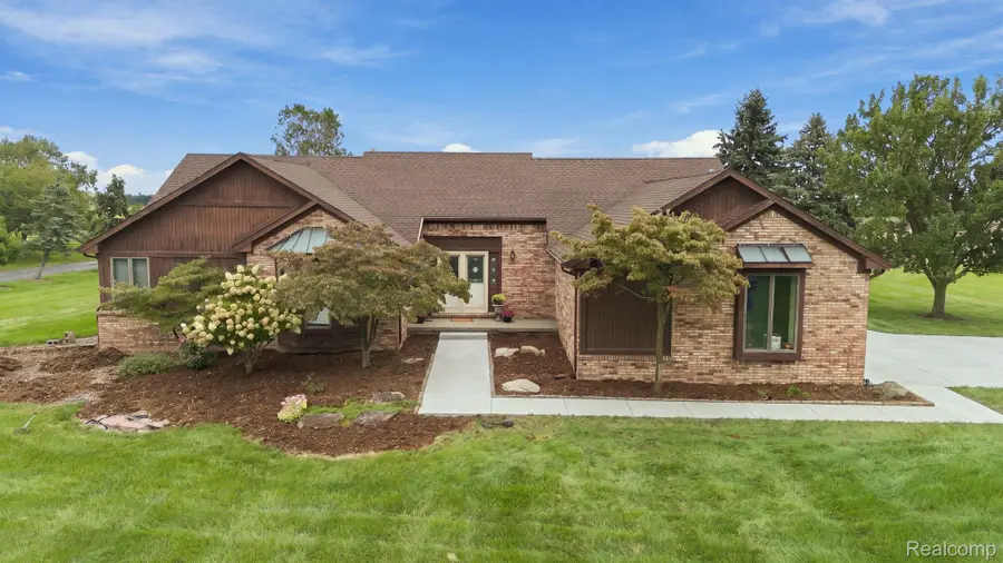 8484 Chinavare Road, Newport, MI 48166 - #2