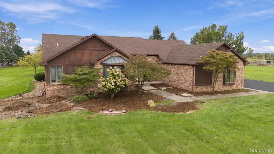 8484 Chinavare Road, Newport, MI 48166 - #3