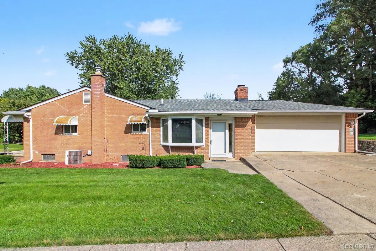 1085 Queen Court, Milford, MI 48381 - #1
