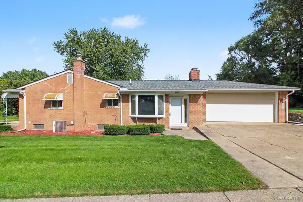 1085 Queen Court, Milford, MI 48381