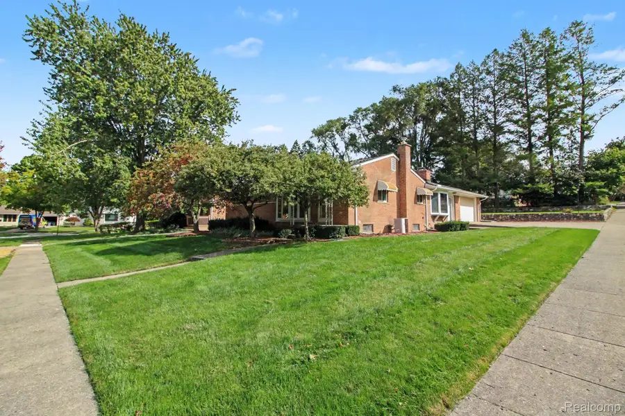 1085 Queen Court, Milford, MI 48381 - #3
