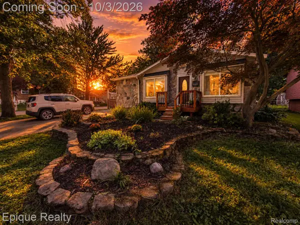 1153 Bangor Road, Waterford, MI 48328