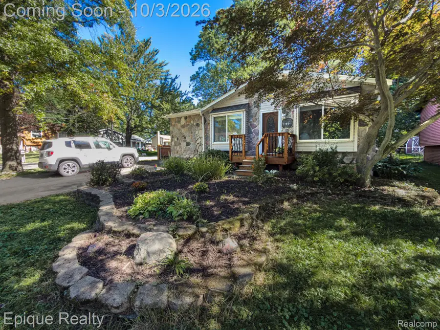 1153 Bangor Road, Waterford, MI 48328 - #2