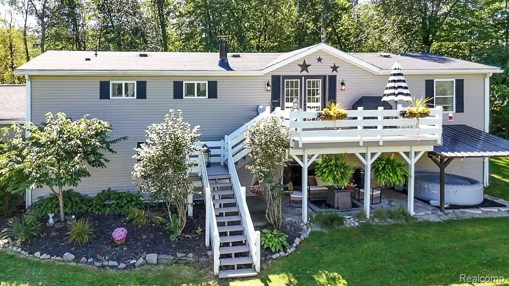 715 W Glass Road, Ortonville, MI 48462 - #1