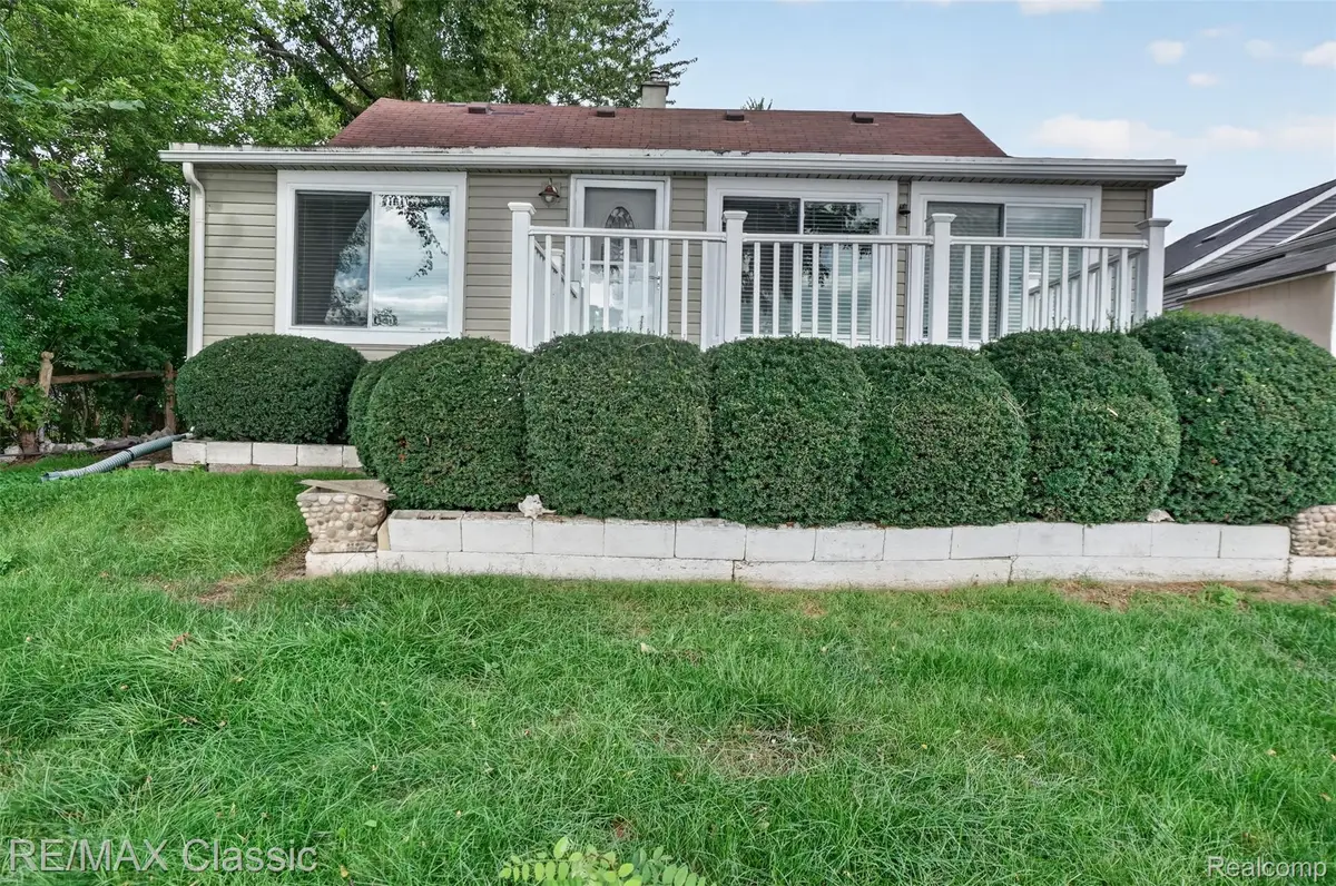 9385 Mandon Road, White Lake, MI 48386 - #1