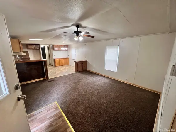 5017 Naomikong, Flint, MI 48506