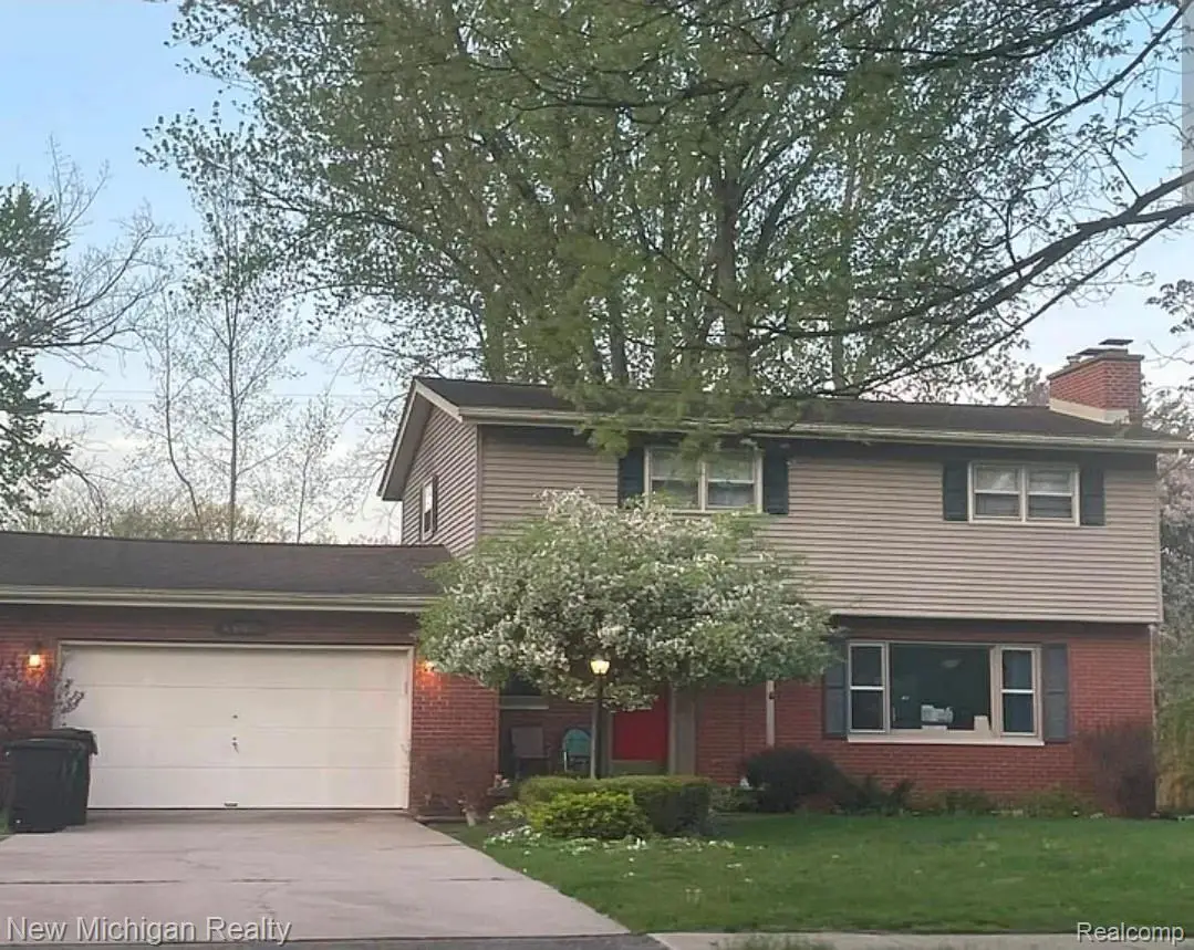 4609 W Wackerly Street, Midland, MI 48640 - #1