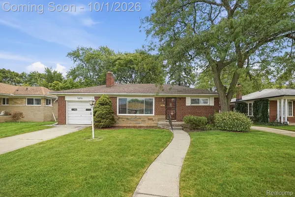 16816 Collinson Avenue, Eastpointe, MI 48021