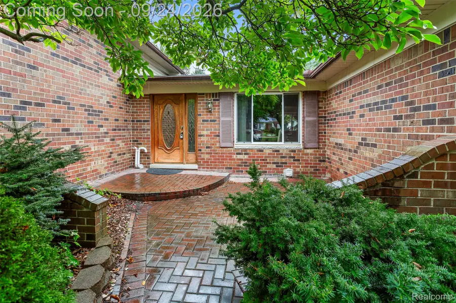 5055 Tyler Drive, Troy, MI 48085 - #2