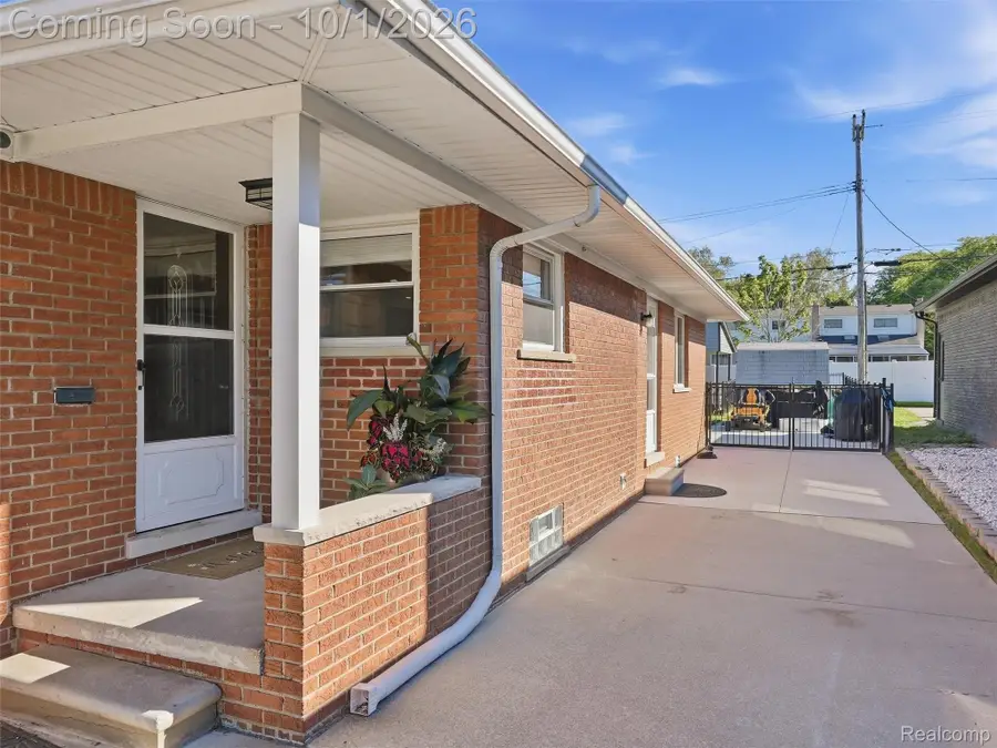 22406 Alexander Street, Saint Clair Shores, MI 48081 - #2