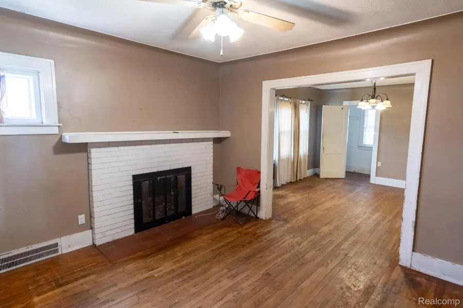 16893 Hauss Avenue, Eastpointe, MI 48021 - #3